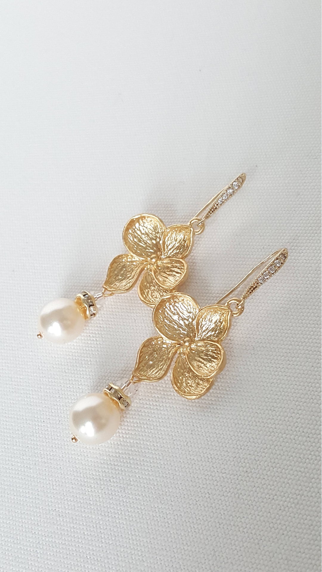 Wedding Earrings, Gold Bridal Earrings, Swarovski Pearl Wedding Earrings, Chandelier Earrings, Wedding Jewelry - alloy metal components, ball pins, Swarovski pearls, Swarovski Rondelles, Swarovski crystals, cz earring hooks