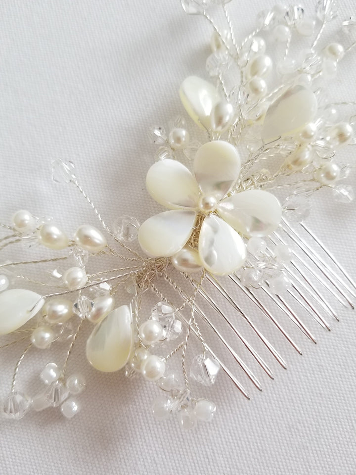 Bridal Hair Comb Silver Pearl, Pearl Wedding Hair Comb, Crystal Hair Comb, Wedding Headpiece, Pearl Bridal Hairpiece - metal comb, mother of pearl beads, wire, crystals, pearls, seed beads