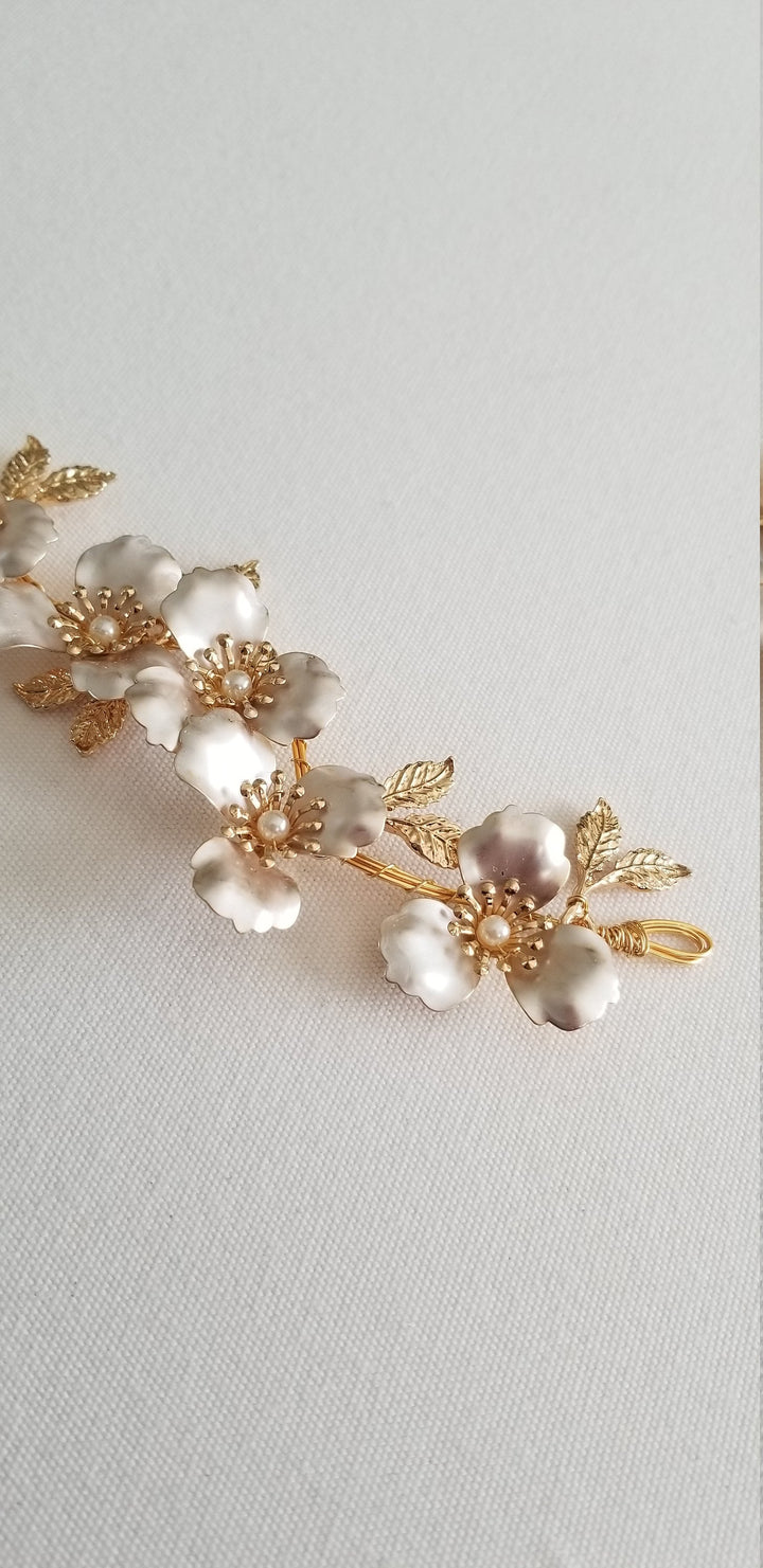 Bridal Hair Vine, Gold Floral Short Hair Vine for Bride, Gold Flower Pearl Headpiece - rhinestones, metal comb, crystals, metal leaves, metal flower, faux pearls, wire