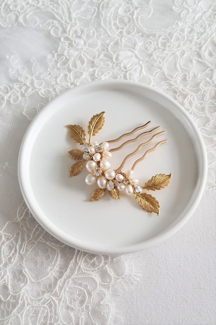 Gold Wedding Hair Comb Freshwater Pearls, Small Gold Floral Wedding Hair Comb, Gold Leaf Pearl Bridal Hair Comb - wire, metal comb, freshwater pearls, metal leaves, crystals