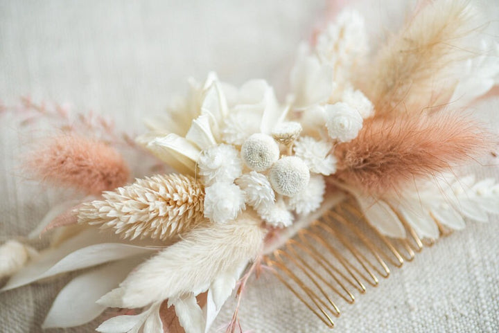 Dried Flower Bridal Hair Comb, Natural Flower Boho Wedding Comb, Floral Wedding Hair Comb Preserved Flowers - dried natural flowers, thread, felt, glue, gold comb