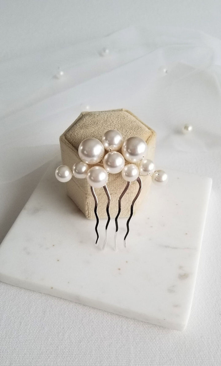 Pearl Wedding Hair Comb, Small Minimalist Pearl Wedding Hair Comb, Bridal Hair Comb, Comb For Bride - crystal pearls, wire, metal comb