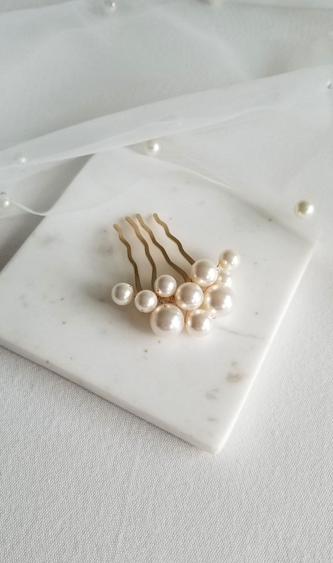 Pearl Wedding Hair Comb, Small Minimalist Pearl Wedding Hair Comb, Bridal Hair Comb, Comb For Bride - crystal pearls, wire, metal comb