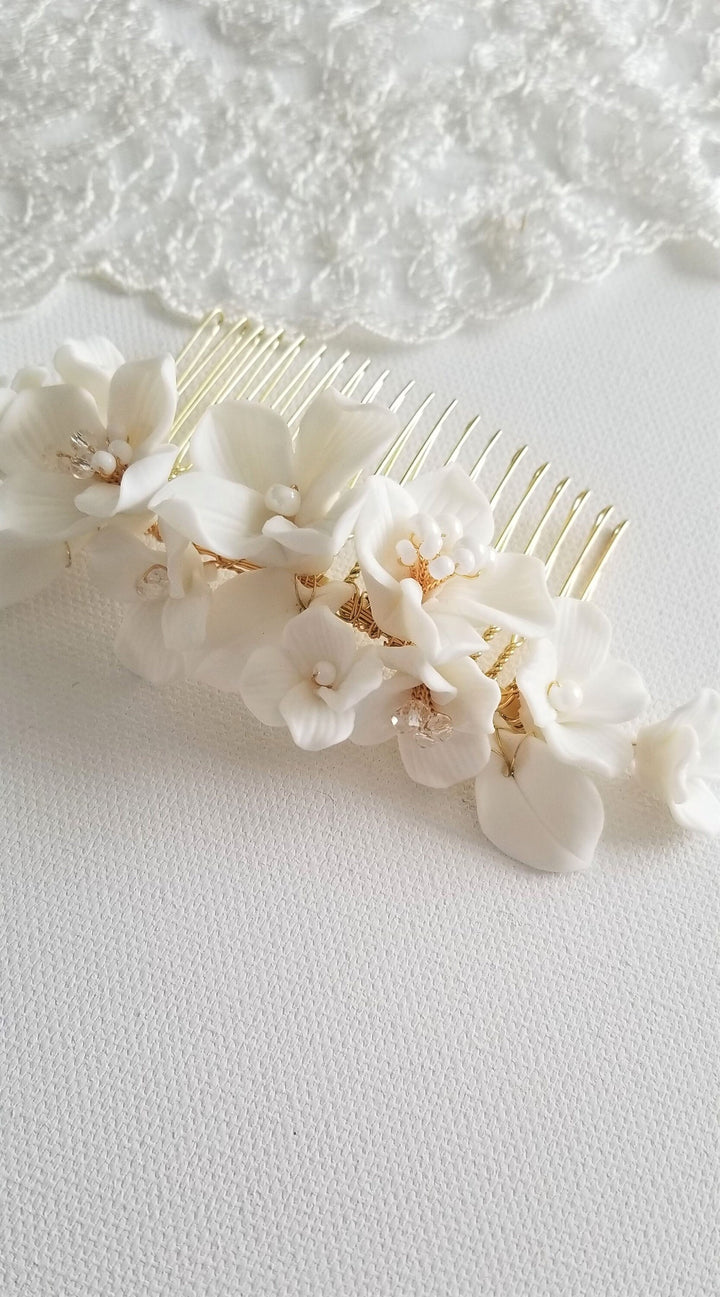 Porcelain Flower Bridal Hair Comb, Floral Wedding Comb, Clay Flower Bridal Hair Accessory - Porcelain flowers, Metal Comb, Seed Beads, Wire, Crystals