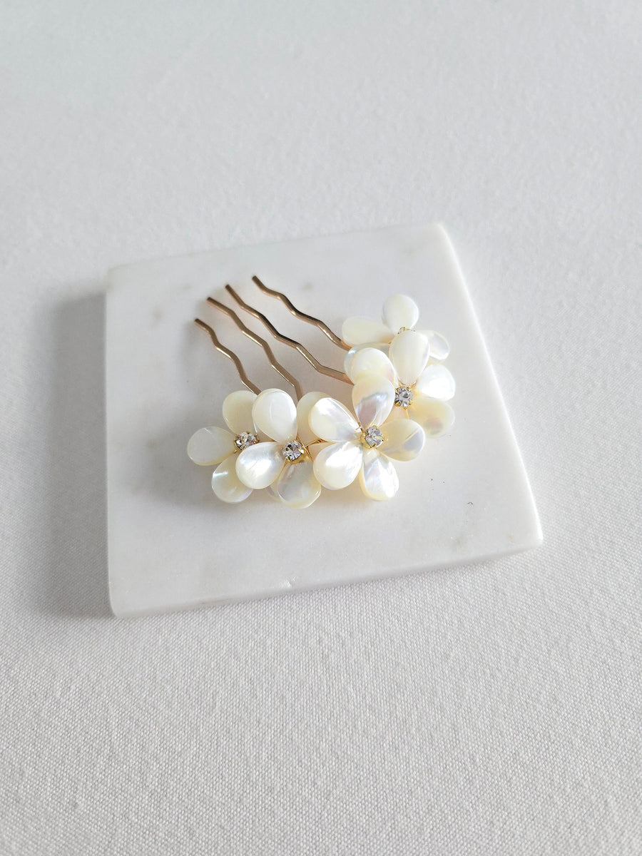 Mother Of Pearl Bridal Hair Comb, Floral Wedding Hair Comb, Shell Petal Flowers Bridal Hair Accessory - Metal Comb, Wire, Mother of Pearl beads, Crystal Rhinestones