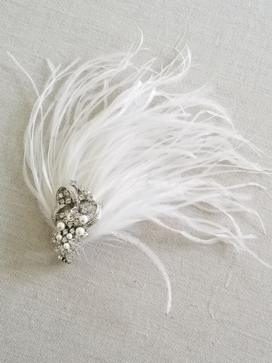 White Feather Headpiece For Bride, Feather Pearl Crystal Wedding Hair Accessory, Feather Facinator Hair Clip for Wedding - feathers, crystal brooch, shell pearls, wire, felt, metal alligator clip