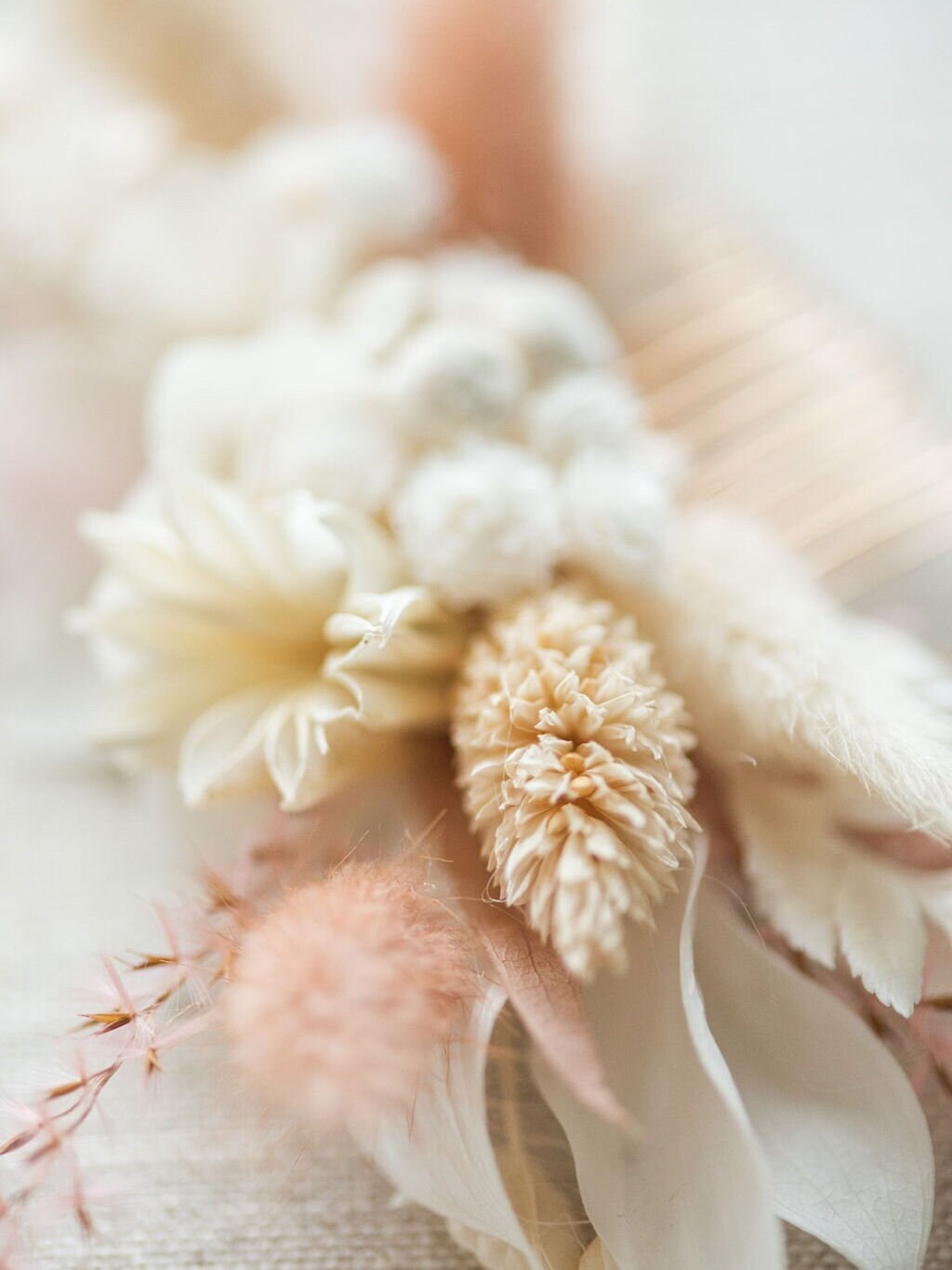 Dried Flower Bridal Hair Comb, Natural Flower Boho Wedding Comb, Floral Wedding Hair Comb Preserved Flowers - dried natural flowers, thread, felt, glue, gold comb