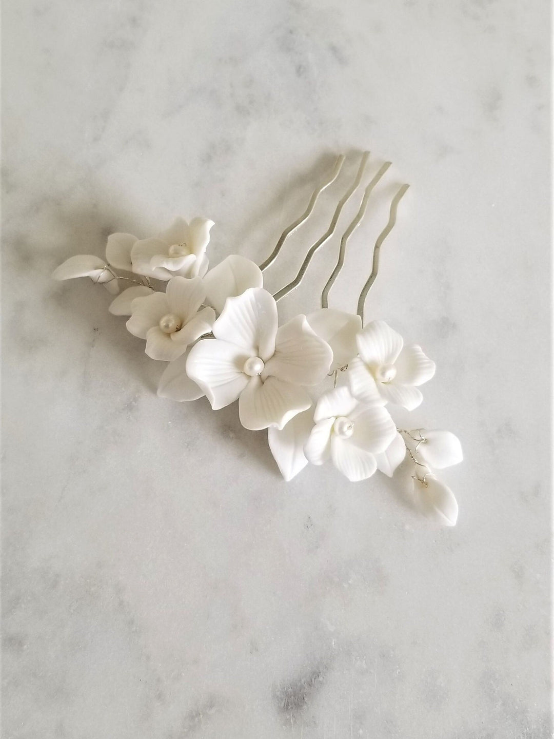 Modern White Wedding Hair Comb for Bride with Porcelain Flowers, Floral Wedding Hair Accessory with Freshwater Pearls and Clay Flowers - Porcelain Flowers, Freshwater Pearls, Metal Comb, Wire