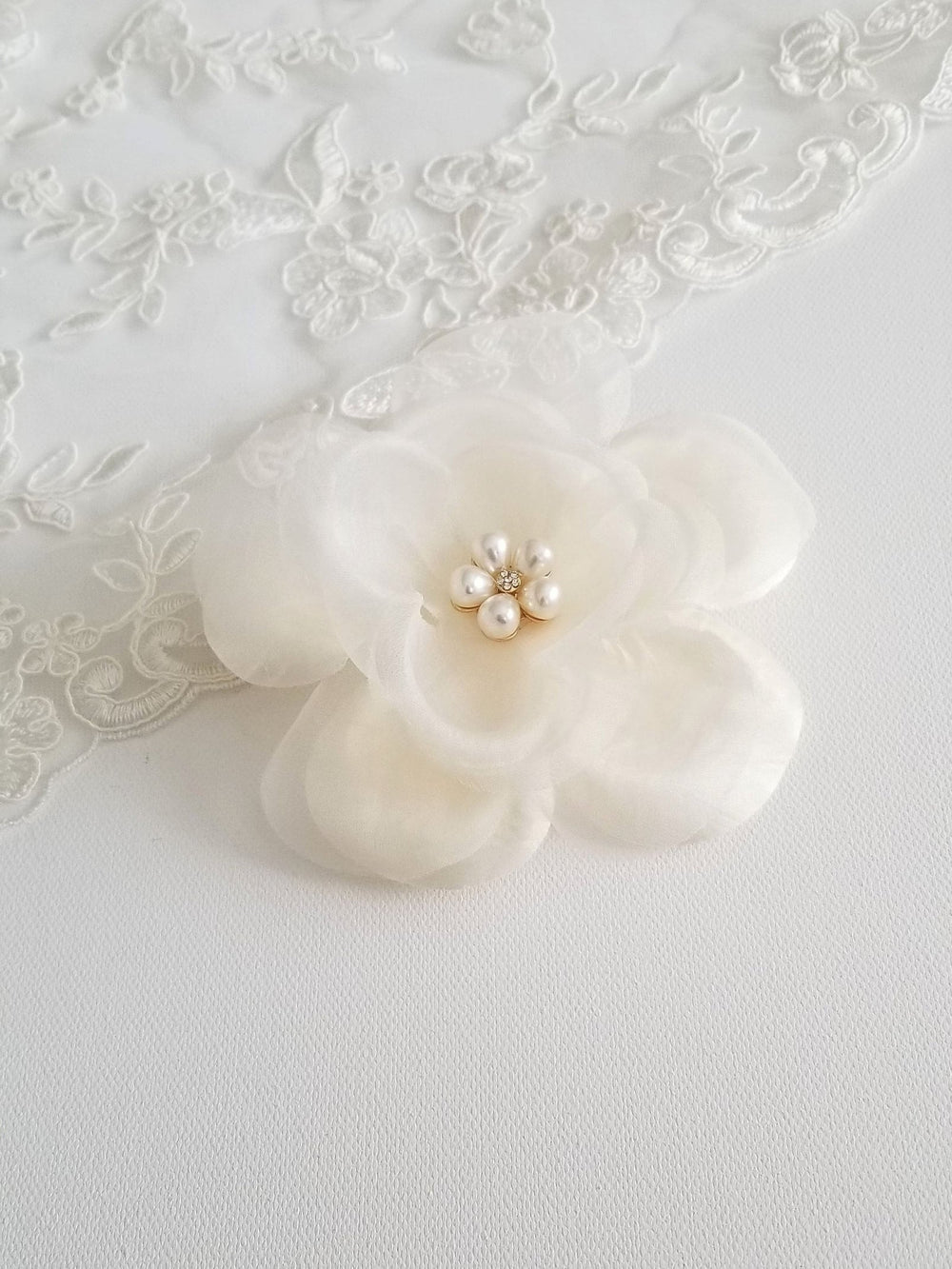 Bridal Flower Hair clips, Wedding Silk Hair Flowers, Wedding Fascinator, Ivory Floral Headpiece, Bridal Flower headpiece, Wedding Hairpiece - felt, faux pearls, silk organza, silk satin, metal alligator clip, rhinestones