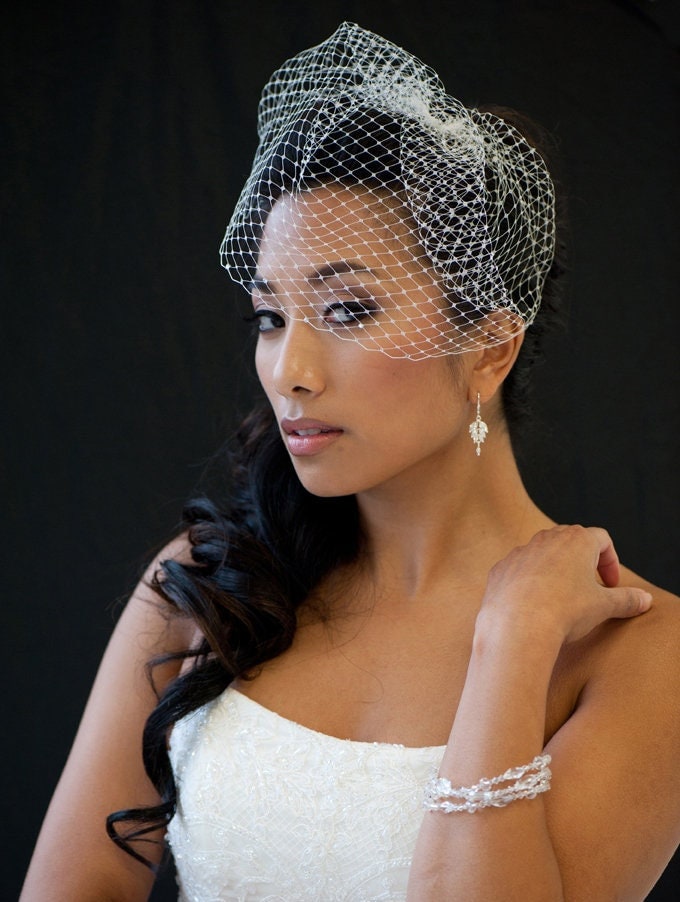 Wedding Birdcage Veil, 9 Inch Birdcage Veil, Wedding Veil, Short Birdcage Veil, Bridal Veil - silver metal comb, thread, netting