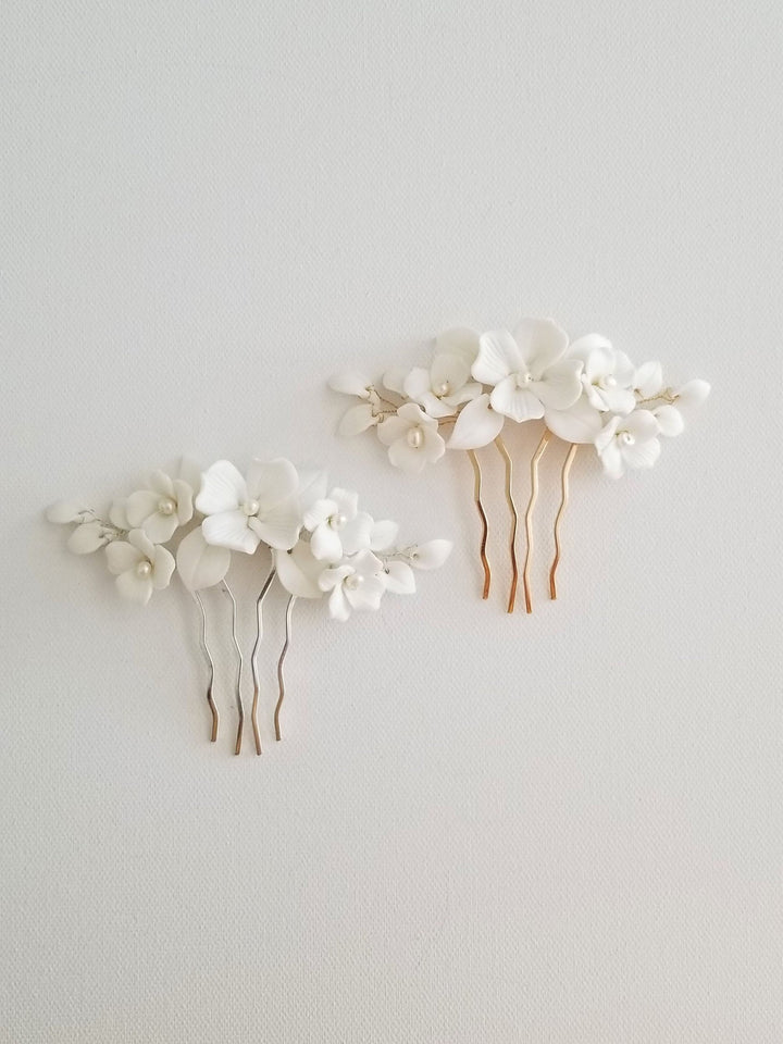 Modern White Wedding Hair Comb for Bride with Porcelain Flowers, Floral Wedding Hair Accessory with Freshwater Pearls and Clay Flowers - Porcelain Flowers, Freshwater Pearls, Metal Comb, Wire